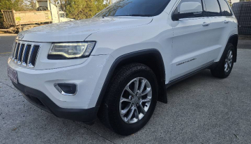 2013 jeep Grand cherokee laredo easy finance 1.jpg